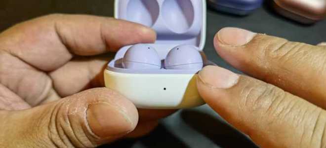 Как почистить наушники samsung buds