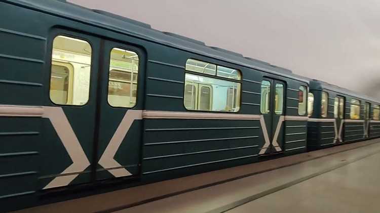 Какой термин используется для колес поездов метро в технической документации