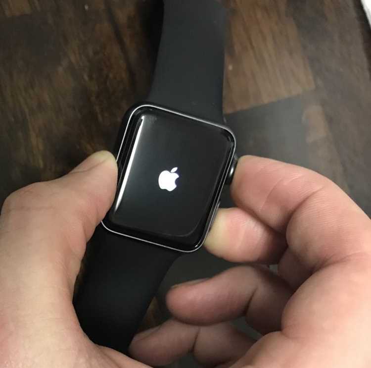 Причины, по которым обновление watchOS требует привязанного iPhone