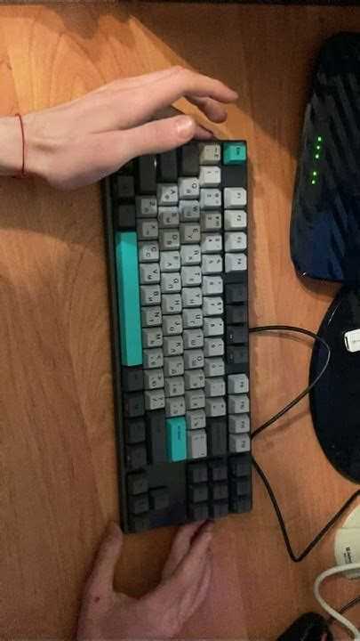 Использование сочетаний клавиш для включения подсветки