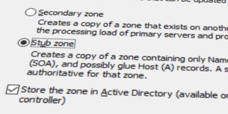 DNS stub zone – это специальный тип зоны, который хранит только записи NS и A серверов имен основной зоны. Она не содержит полные записи ресурсов, что снижает объем данных, которые нужно синхронизировать между серверами. Stub zone автоматически обновляет список NS при изменении основной зоны, позволяя клиентам получать актуальные маршруты для разрешения имен.