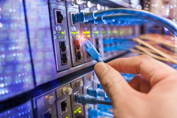Работа с аппаратным обеспечением требует понимания архитектуры современных процессоров, типов оперативной памяти и систем хранения данных. Для эффективного взаимодействия с железом важно уметь диагностировать компоненты через встроенные средства BIOS/UEFI и специализированное ПО, например, CPU-Z или HWInfo.